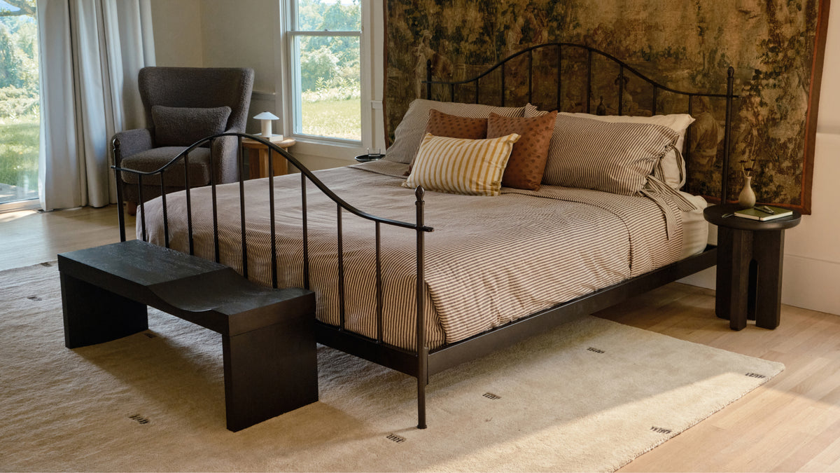 Windsor Bed, Queen, Aged Iron