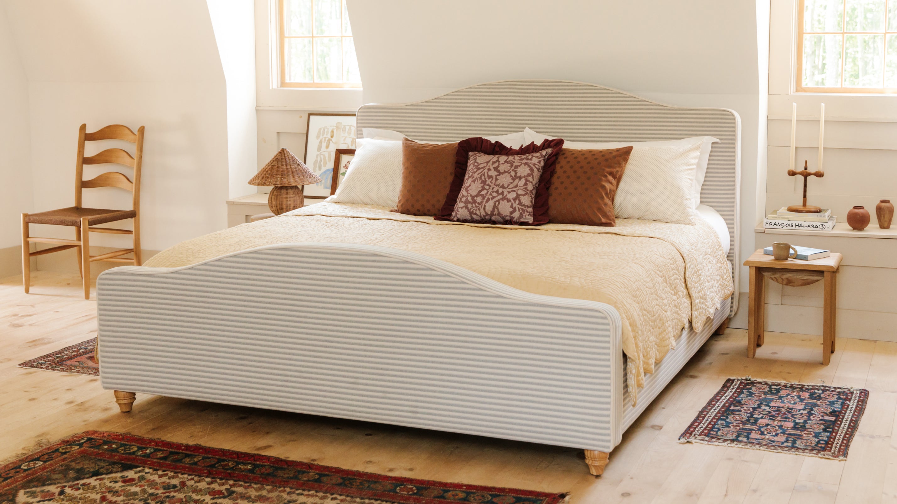 Hawthorne Bed, Queen, Whitby Stripe