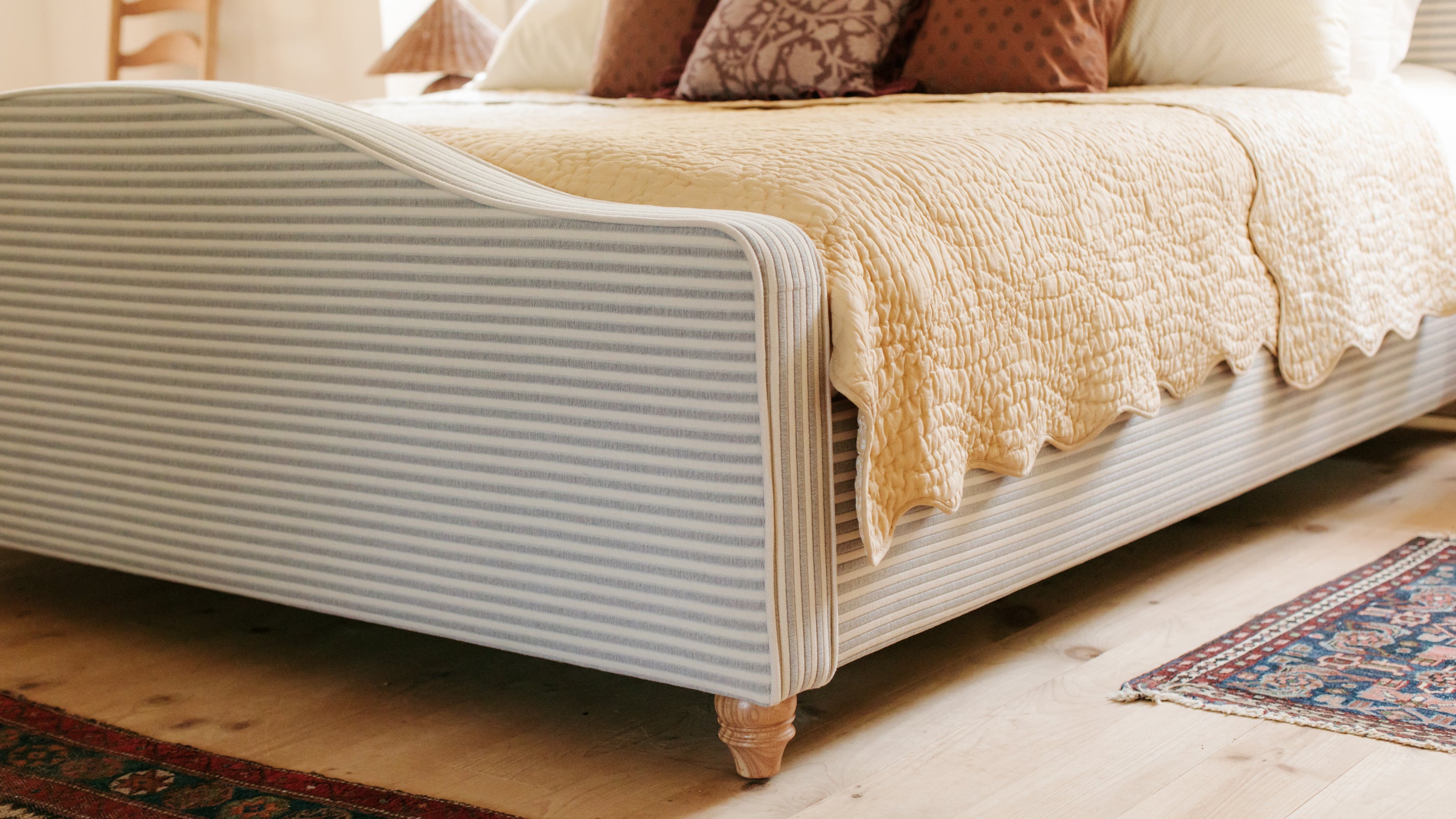 Hawthorne Bed, Queen, Whitby Stripe