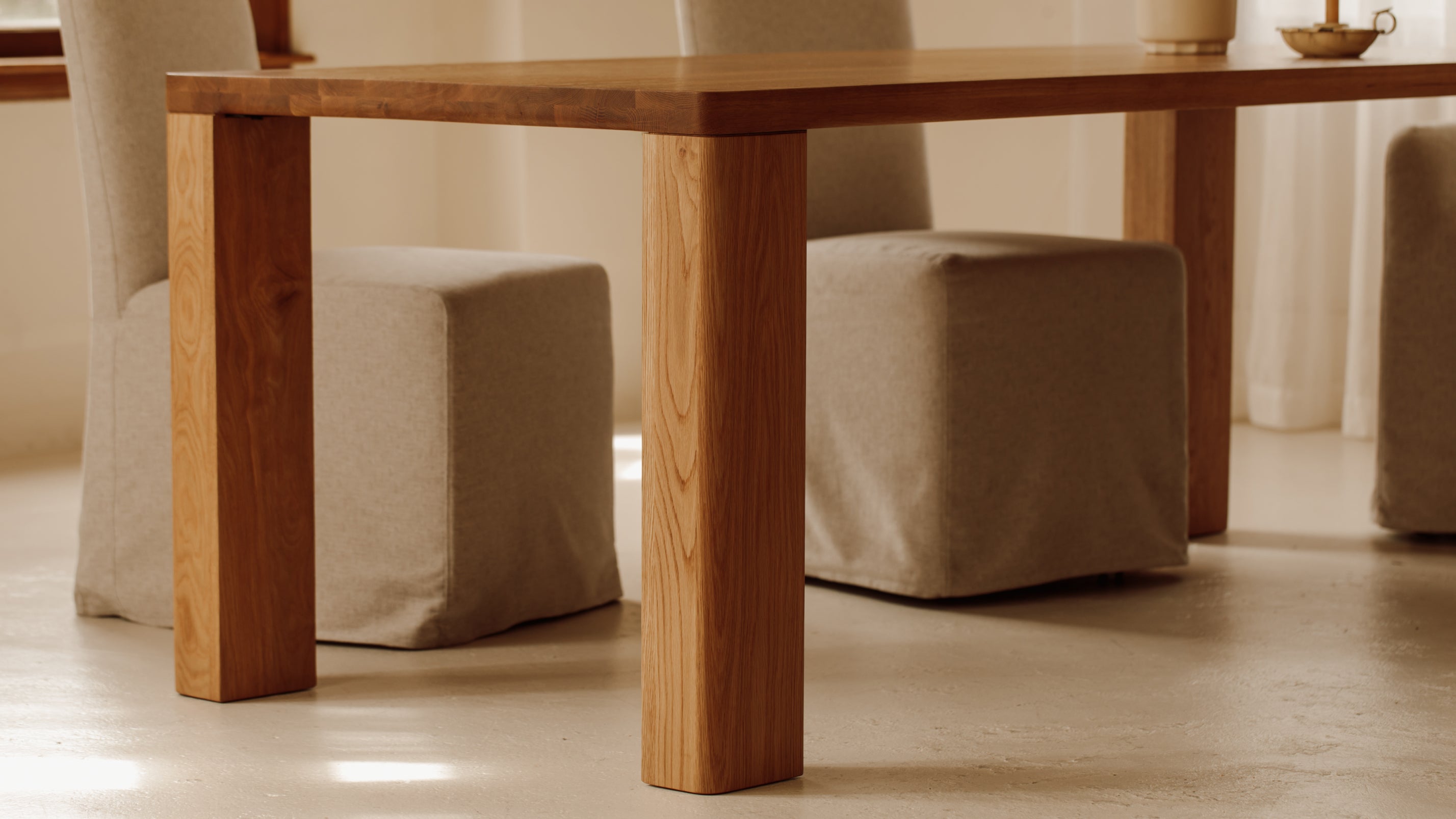 Foundry Dining Table, Seats 6-8 People, Natural Oak